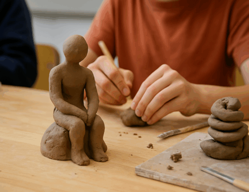 Sculture di Terza Media: Piccole Mani, Grandi Idee
